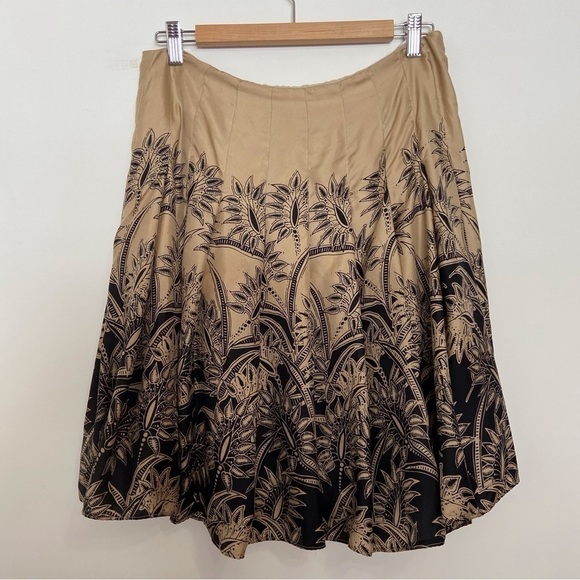 JONES New York silk pleated skirt nude neutral black lined 8P floral tan silky - Picture 2 of 14
